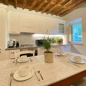Casa vacanze Relax&business Wi-fi, Tv Hd, Parcheggio Gratuito, Capannori